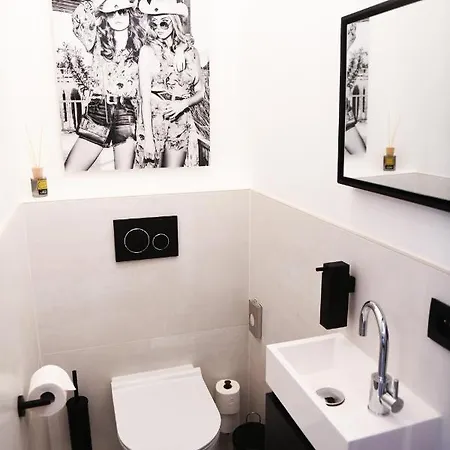 Women Of The World - Apartamento *