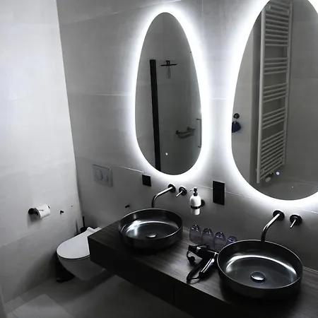 Women Of The World - Apartamento Amberes